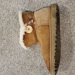 Ugg Mini Bailey Button